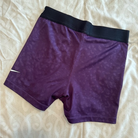 Purple cheetah print Nike pros - Picture 3 of 3